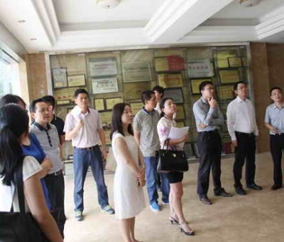 香港貿(mào)發(fā)局領(lǐng)導(dǎo)一行考察仙客來公司