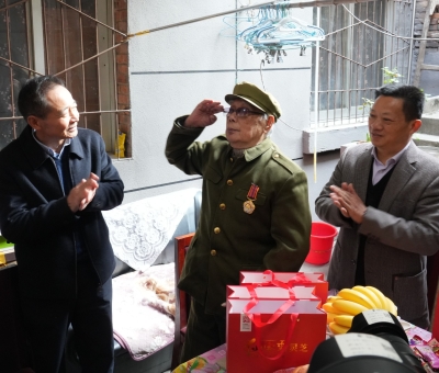 敬英雄 暖人心 - 走訪慰問(wèn)抗美援朝老兵